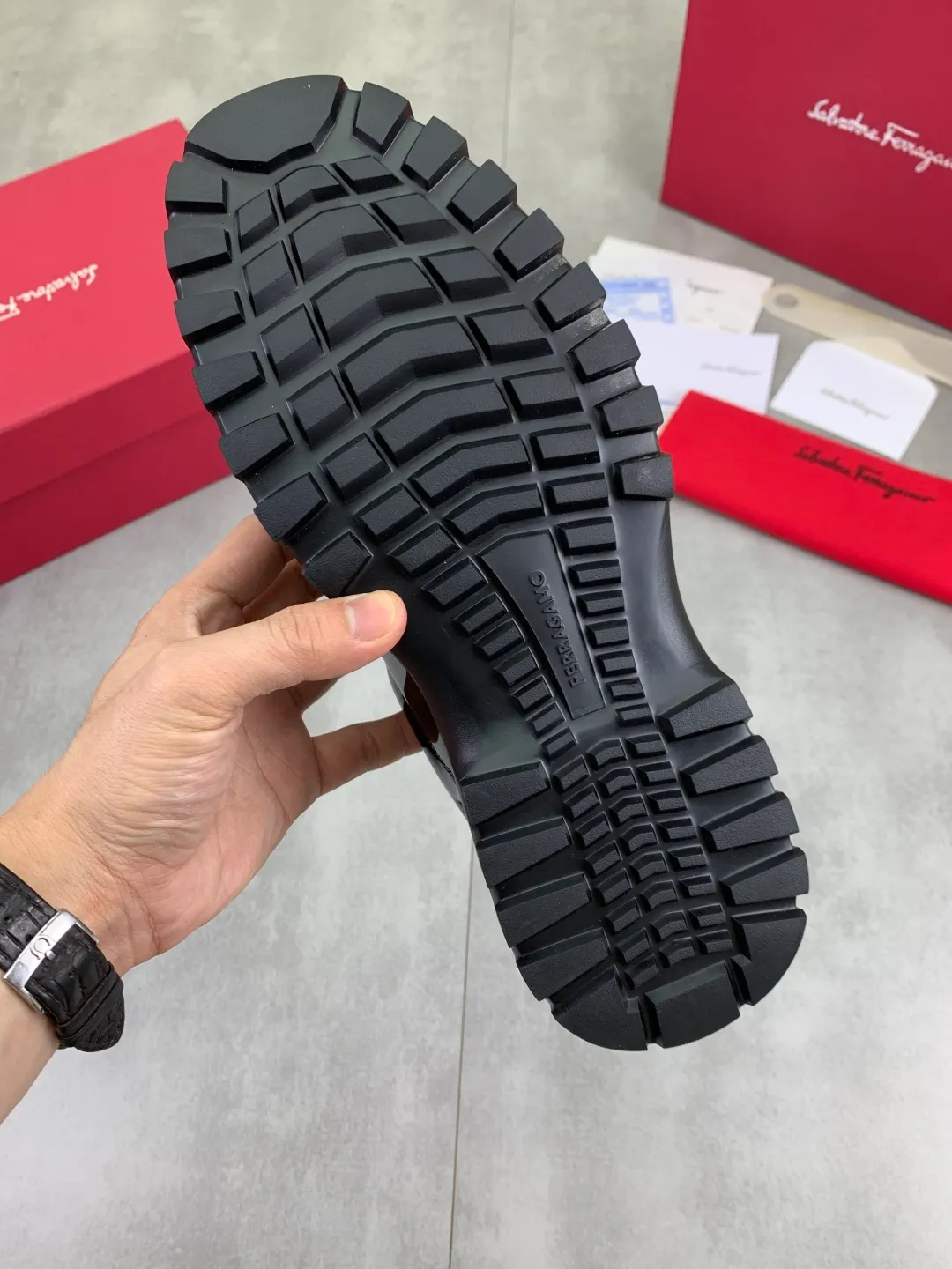 Men's men's shoes💰P640💰【New style】High quality water-dyed cowhide 🆘【Salvatore Ferragamo】Ferragamo's latest casual business leather shoes for men! Listed simultaneously! The fabric is made of specially imported original calfskin, and the interior is made of imported water-dyed cowhide. It is absolutely luxurious and leads the fashion trend. High-end foam outsole, matching sizes: 38-44 (45 and 46 can be customized) 4️⃣ colors available